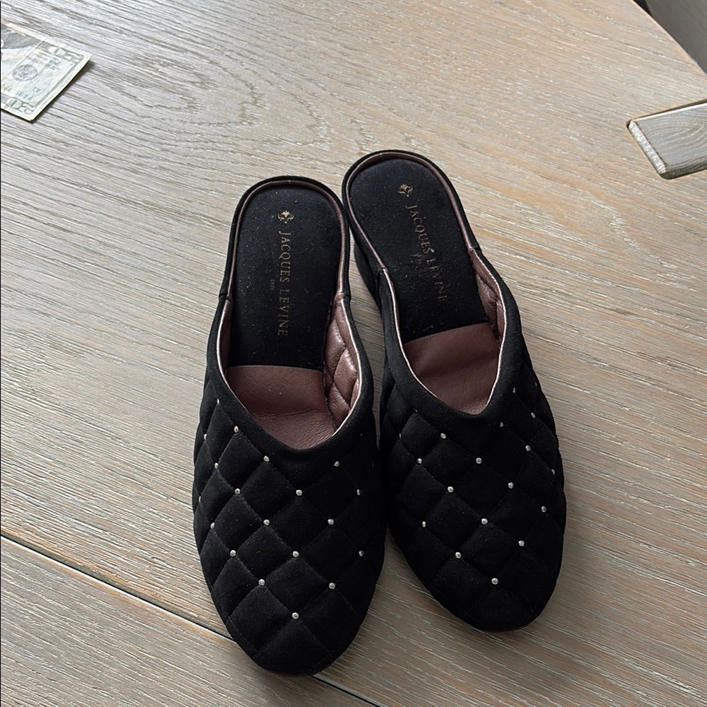 Jacquard Levine slippers, size 8.5,new